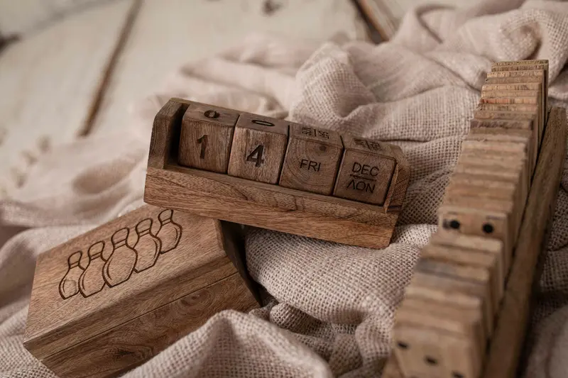 wooden calender