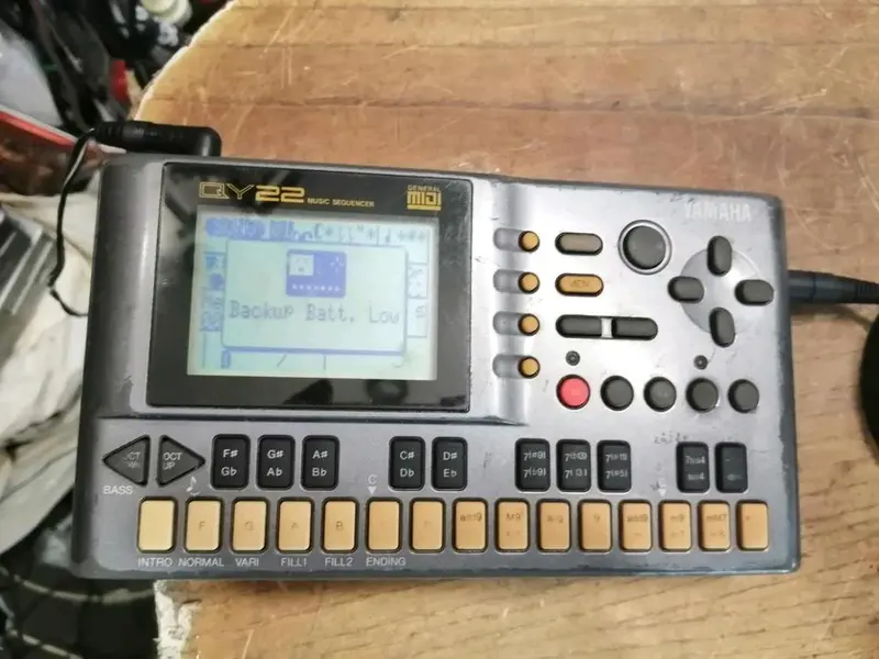 YAMAHA QY22, Music Sequencer, wurde NICHT GETESTET!!